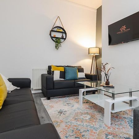 Immaculate 4 Bed In Liverpool By Hinkley Homes Short Lets & Serviced Accommodation Eksteriør billede