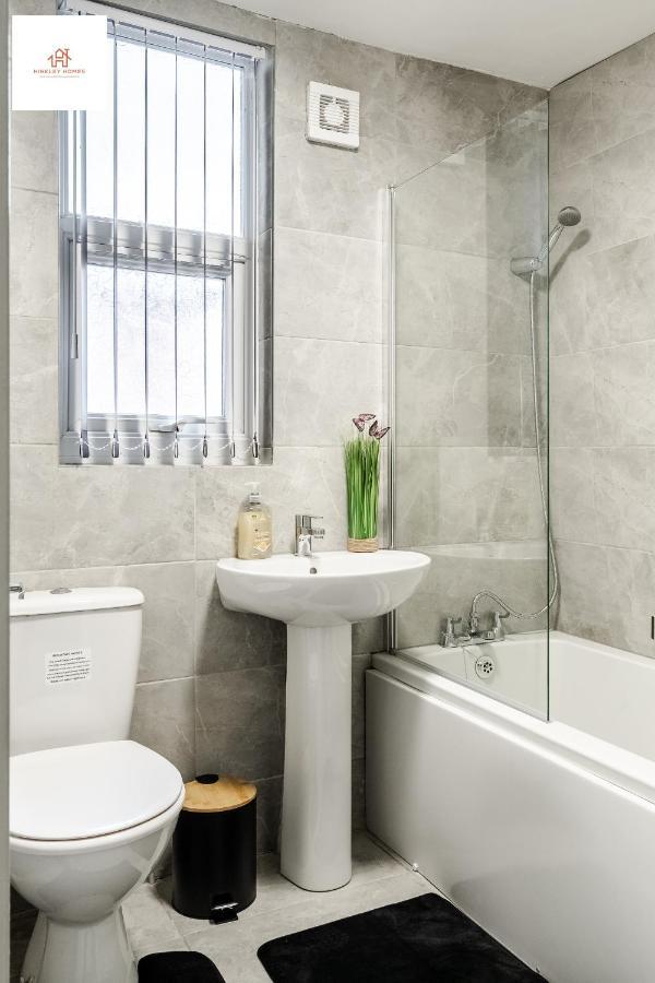 Immaculate 4 Bed In Liverpool By Hinkley Homes Short Lets & Serviced Accommodation Eksteriør billede